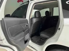 2021 Mitsubishi Outlander 2.0L 2WD 5, белый — фото 16