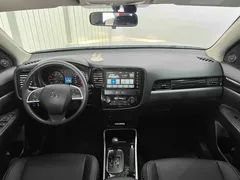2021 Mitsubishi Outlander 2.0L 2WD 5, белый — фото 17
