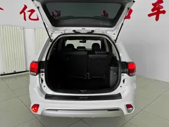 2021 Mitsubishi Outlander 2.0L 2WD 5, белый — фото 18