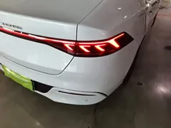 2024 BYD Qin PLUS DM-i 55KM, белый — фото 8