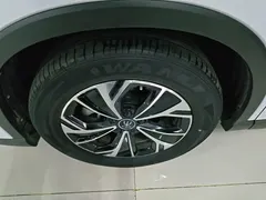 2025 BYD Song Pro DM-i 75KM, белый — фото 23
