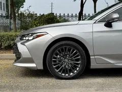 2022 Toyota Avalon 2.0L XLE Premium — фото 3