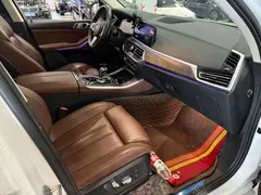 2021 BMW X5 xDrive40i M, белый — фото 9
