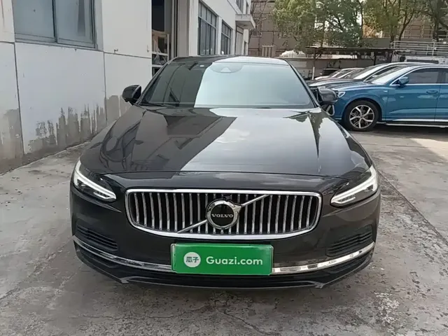 2021 Volvo S90 T8 PHEV Luxury