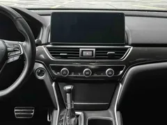 2022 Honda Accord 260TURBO Premium — фото 18