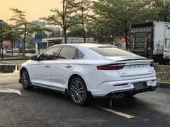 2023 Geely Preface 1.5TD, белый — фото 11