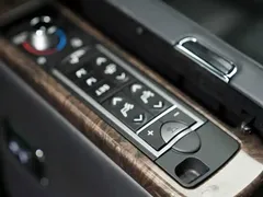 2021 Toyota Alphard Hybrid 2.5L Premium, чёрный — фото 23