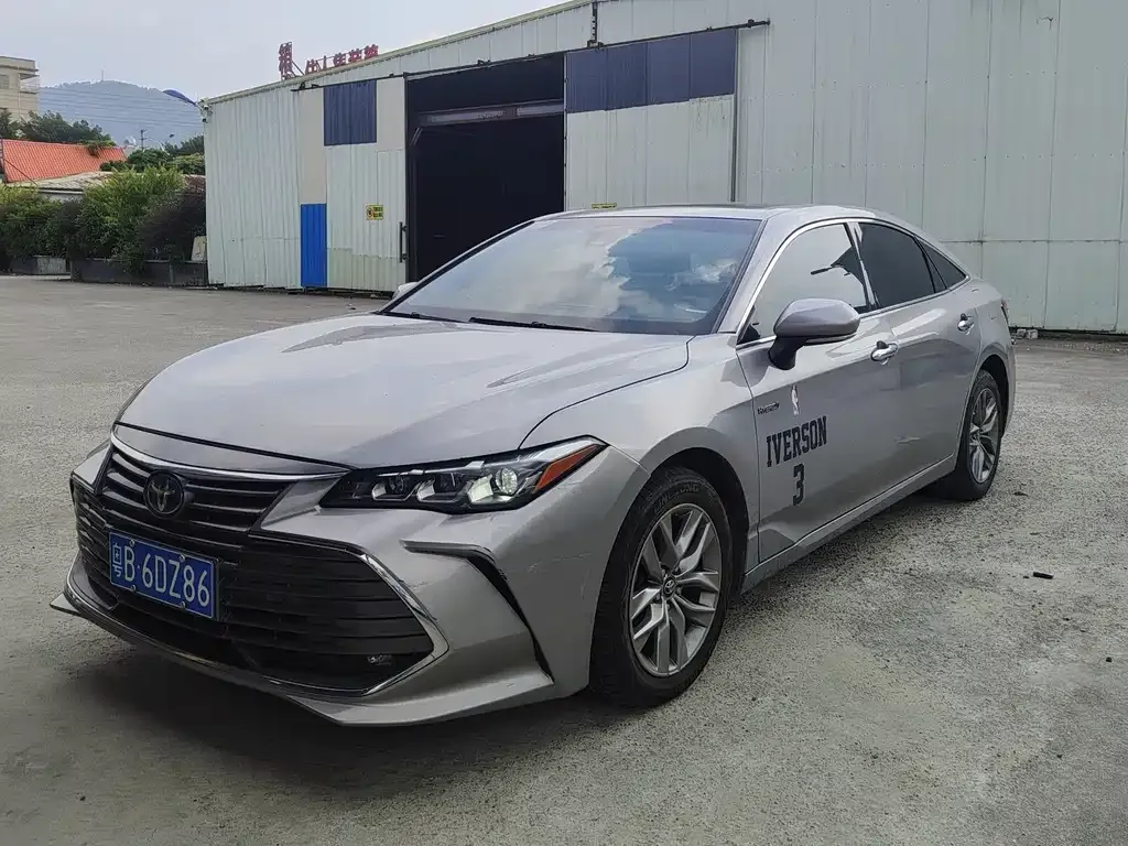 2019 Toyota Avalon Hybrid 2.5L Luxury