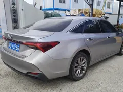 2019 Toyota Avalon Hybrid 2.5L Luxury — фото 4