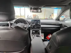 2019 Toyota Avalon Hybrid 2.5L Luxury — фото 11