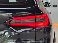 2022 BMW X5 30Li Premium M Sport Package, чёрный — фото 18