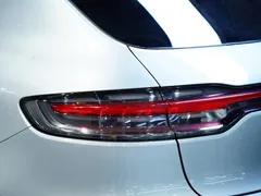 2021 Porsche Macan 2.0T — фото 15