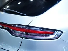 2021 Porsche Macan 2.0T — фото 16