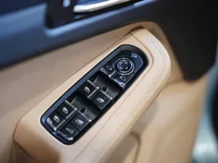 2021 Porsche Macan 2.0T — фото 22