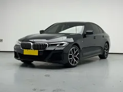 2022 BMW 5 Series 530i Fashion M Sport Package, чёрный — фото 1