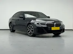 2022 BMW 5 Series 530i Fashion M Sport Package, чёрный — фото 2