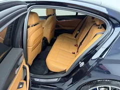2022 BMW 5 Series 530i Fashion M Sport Package, чёрный — фото 9