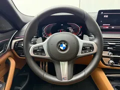 2022 BMW 5 Series 530i Fashion M Sport Package, чёрный — фото 15