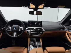 2022 BMW 5 Series 530i Fashion M Sport Package, чёрный — фото 16