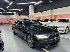 2021 BMW 5 Series 530Li M, чёрный — фото 3