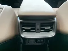 2022 Lexus ES 300h Premium, белый — фото 16