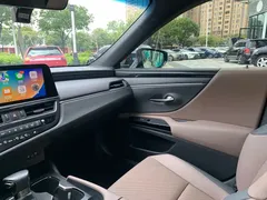 2022 Lexus ES 300h Premium, белый — фото 26