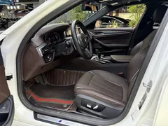 2021 BMW 5 Series 530Li M, белый — фото 4