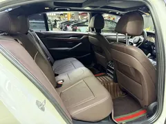 2021 BMW 5 Series 530Li M, белый — фото 6