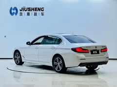 2023 BMW 5 Series 530Li, белый — фото 4