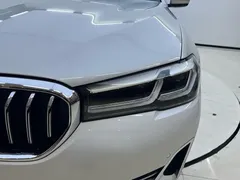 2023 BMW 5 Series 530Li, белый — фото 7