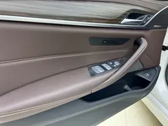 2023 BMW 5 Series 530Li, белый — фото 10