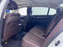 2023 BMW 5 Series 530Li, белый — фото 19