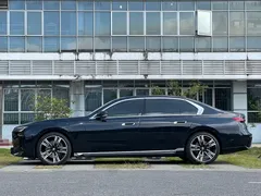 2023 BMW 7 Series 740Li Leading M Sport Package, чёрный — фото 7