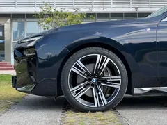 2023 BMW 7 Series 740Li Leading M Sport Package, чёрный — фото 8