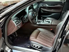 2021 BMW 7 Series 740Li Leading M Sport Package, чёрный — фото 4