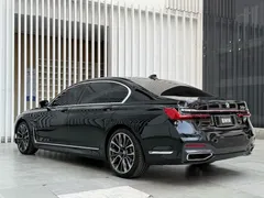 2021 BMW 7 Series 740Li Leading M Sport Package, чёрный — фото 13
