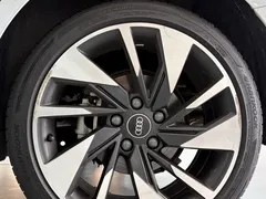 2023 Audi A3L Limousine 35 TFSI, белый — фото 16