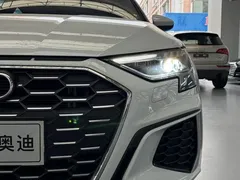 2023 Audi A3L Limousine 35 TFSI, белый — фото 17