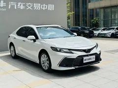 2023 Toyota Camry 2.0G, белый — фото 3