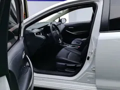 2021 Toyota Corolla 1.8L E-CVT, белый — фото 9