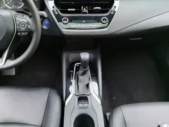 2021 Toyota Corolla 1.8L E-CVT, белый — фото 16