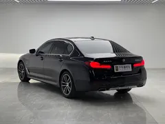 2022 BMW 5 Series 535Le PHEV M Sport Package, чёрный — фото 4