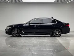 2022 BMW 5 Series 535Le PHEV M Sport Package, чёрный — фото 9