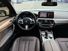 2022 BMW 5 Series 5 530Li M, белый — фото 7