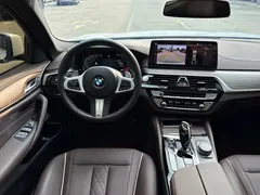 2022 BMW 5 Series 5 530Li M, белый — фото 8
