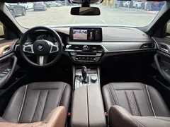 2022 BMW 5 Series 5 530Li M, белый — фото 10