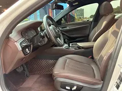 2022 BMW 5 Series 5 530Li M, белый — фото 11