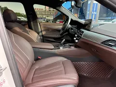 2022 BMW 5 Series 5 530Li M, белый — фото 12