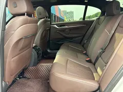 2022 BMW 5 Series 5 530Li M, белый — фото 13