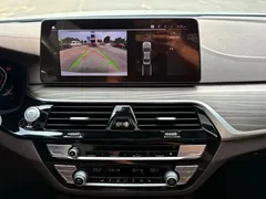 2022 BMW 5 Series 5 530Li M, белый — фото 16